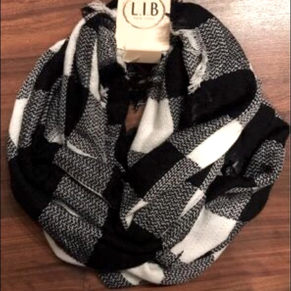 Infinity scarf